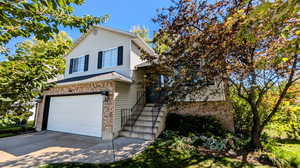 View of front property featuring a garage