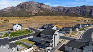 Drone / aerial view featuring a mountain view