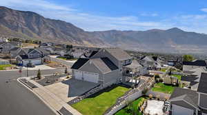 Aerial view with a mountain view