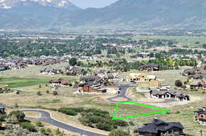 Aerial view with a mountain view