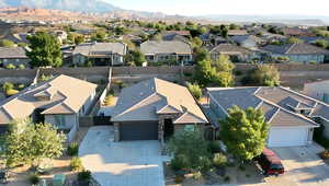 Aerial view with a mountain view