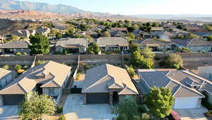 Aerial view with a mountain view