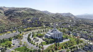 Bird's eye view with a mountain view