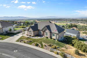 Drone / aerial view featuring a mountain view