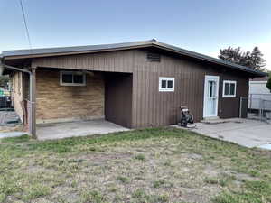 View of outdoor covered patio area   Perfect for outside dining and entertainment!