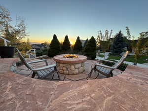 Front outdoor fireplace, perfect for enjoying the sunset