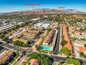 Aerial view with a mountain view