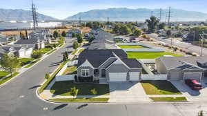 Bird's eye view with a mountain view