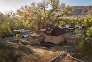 Birds eye view of property featuring a mountain view