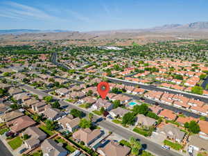 Bird's eye view with a mountain view