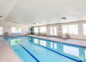 Indoor swimming pool & hot tub