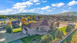 Bird's eye view with a mountain view