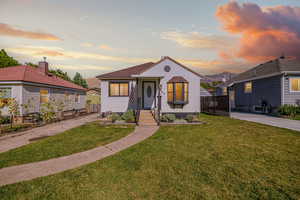 Beautiful south facing bungalow. This could be your home!