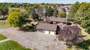 Drone / aerial view featuring a mountain view