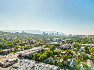 Bird's eye view with a mountain view