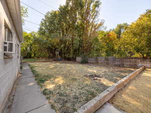 View of yard featuring cooling unit