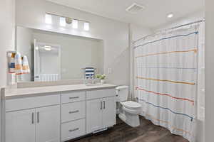 Full Bathroom located between the upstairs bedrooms.