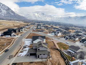 Bird's eye view with a mountain view