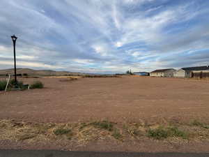 View of yard featuring a mountain view