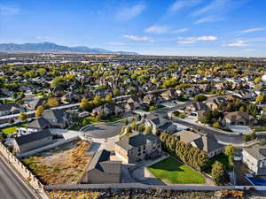 Drone / aerial view featuring a mountain view