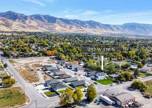 Bird's eye view with a mountain view