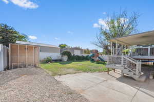 PRIVATE YARD - PATIO-DECK-CHICKEN COOP - FENCED