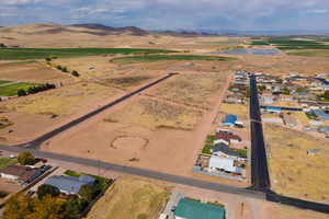 Bird's eye view with a mountain view