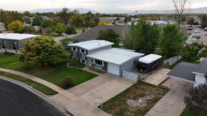 Bird's eye view featuring a mountain view