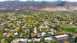 Aerial view with a mountain view