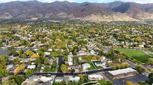 Aerial view with a mountain view