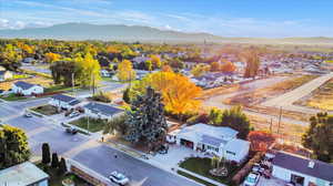 Bird's eye view featuring a mountain view