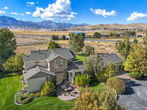 Drone / aerial view featuring a mountain view