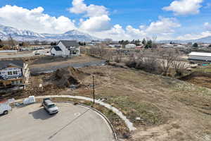 Aerial view with a mountain view