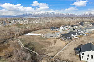 Aerial view with a mountain view