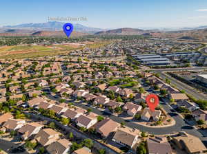 Aerial view with a mountain view