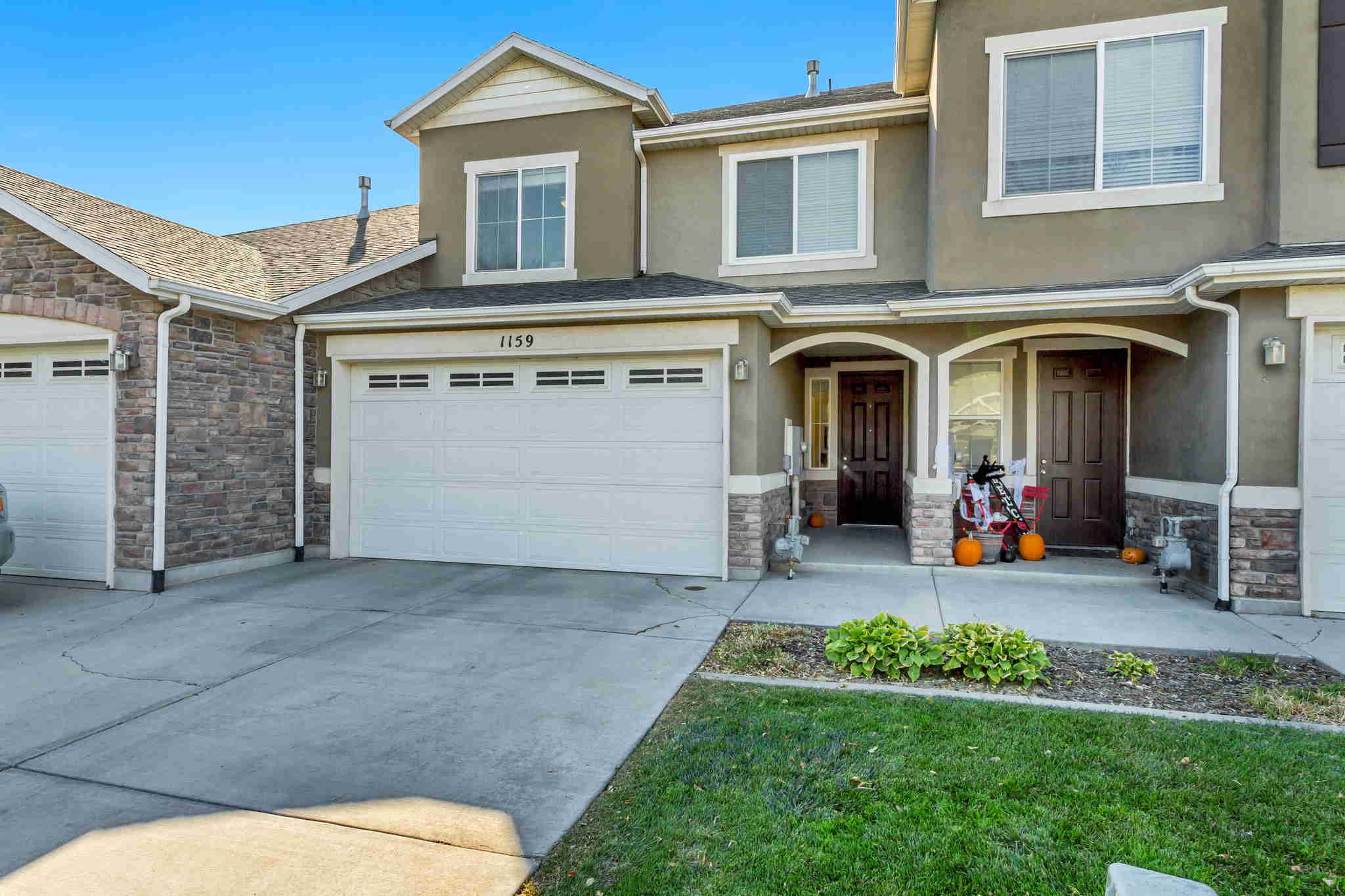 1159 N CHATTERIS North Salt Lake UT (2029361) Mountain Luxury