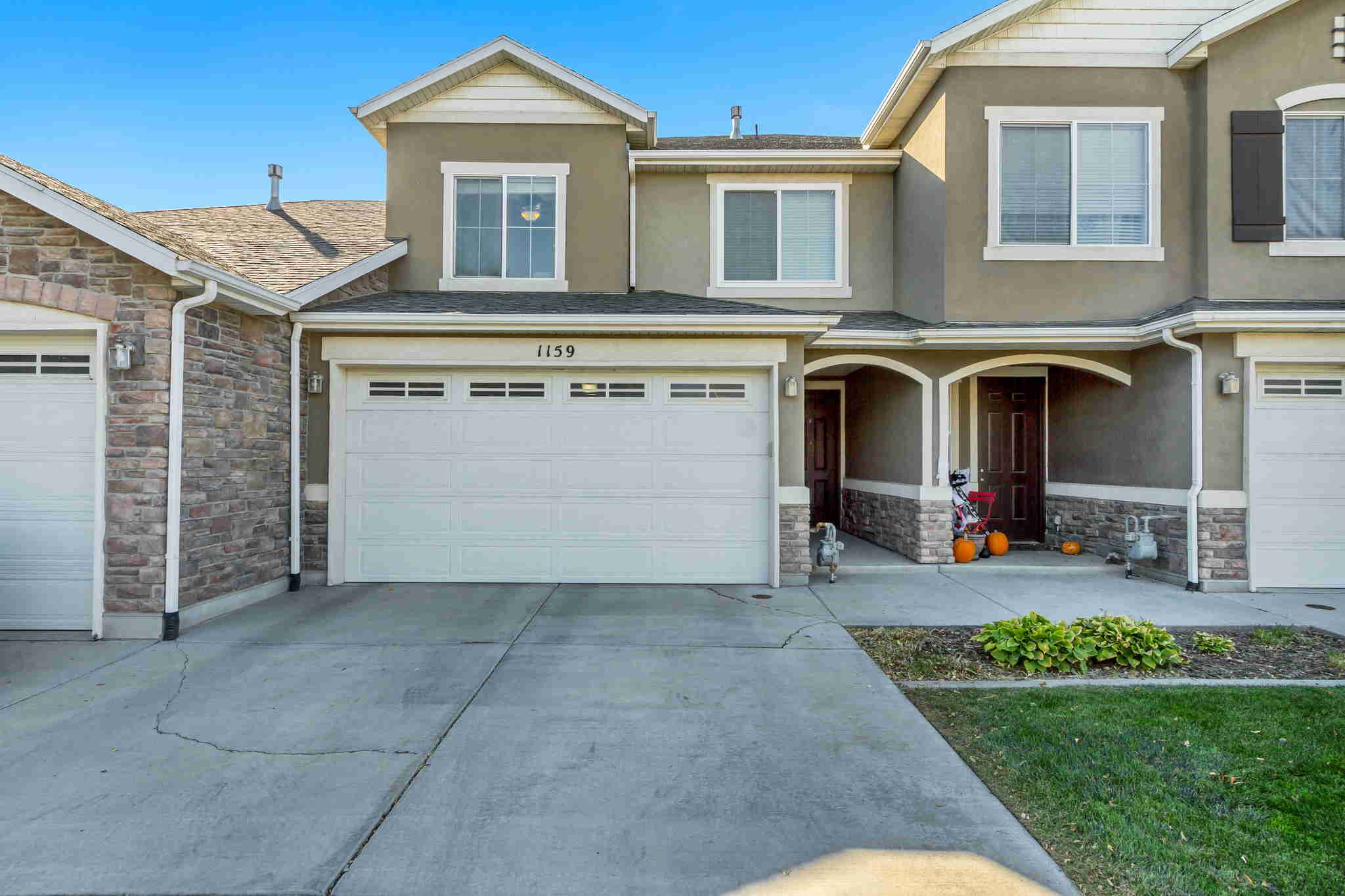 1159 N CHATTERIS North Salt Lake UT (2029361) Mountain Luxury