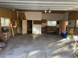 Spacious Garage W/Workbench