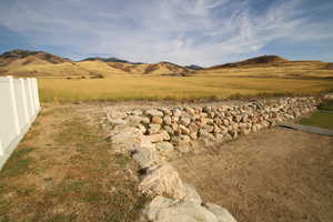 View of mountain feature