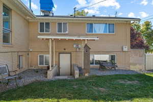 Separate exterior backyard entrance to the lower level.