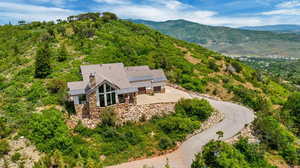 Bird's eye view featuring a mountain view