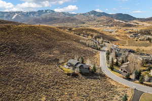 Aerial view with a mountain view