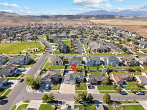 Aerial view with a mountain view