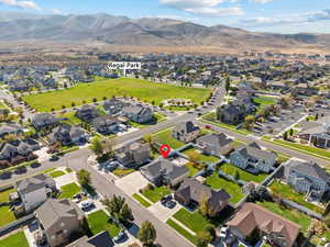 Aerial view with a mountain view