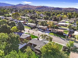 Bird's eye view with a mountain view