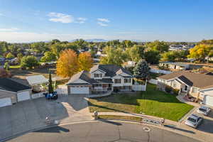 Birds eye view of property