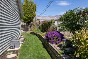 View of yard featuring a mountain view