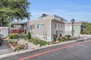 View of manufactured / mobile home