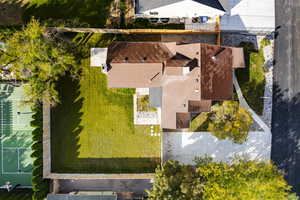 Birds eye view of property