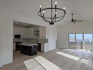 Photo 4 of 556 N OLYMPIC WAY #38
